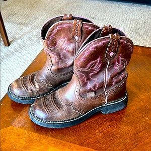 Sz 7.5 leather boots